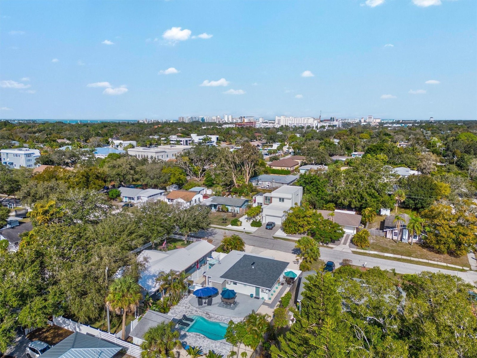 2084 Grove Street #B Sarasota FL 34239 A4689586 image27