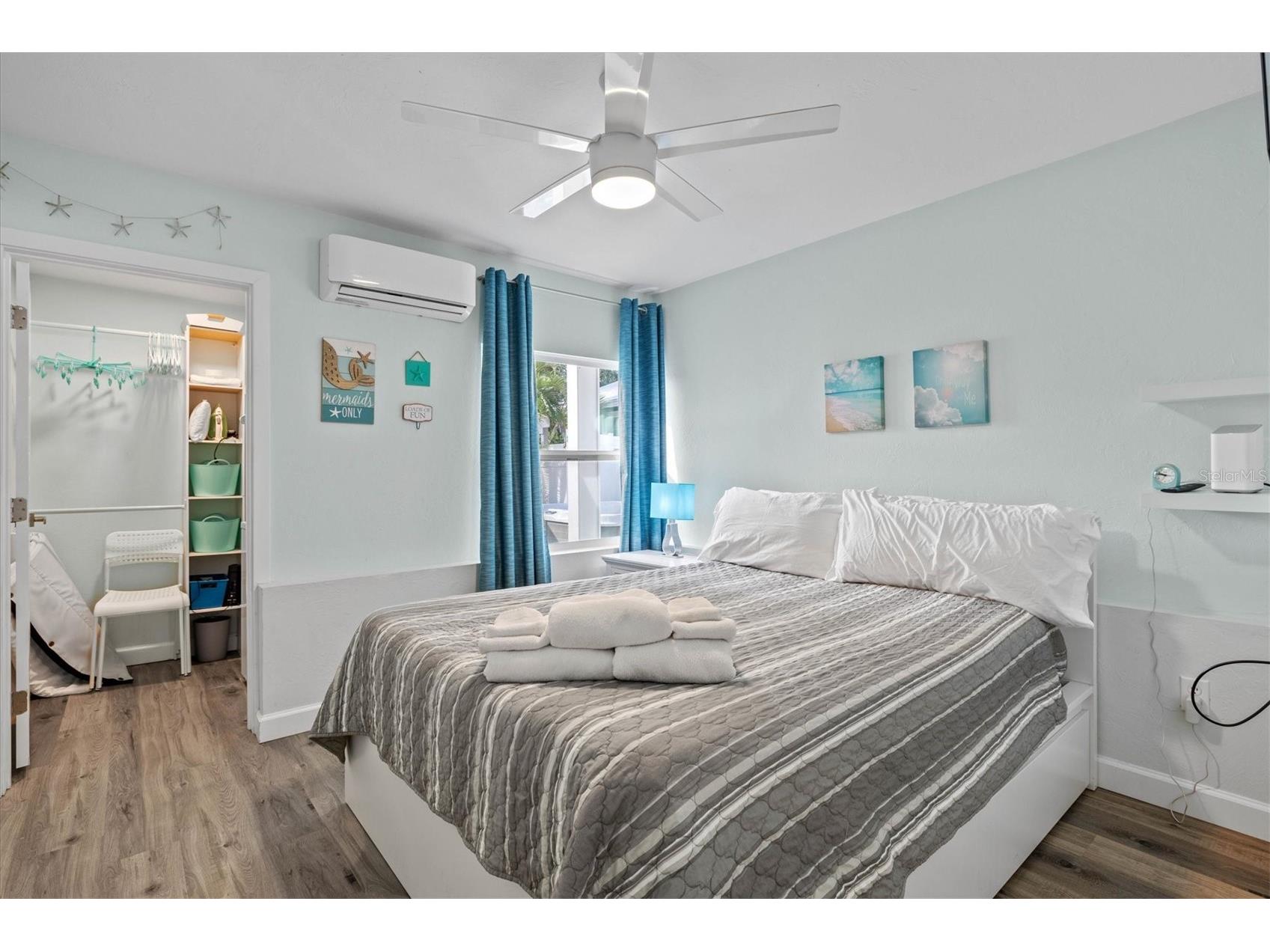 2084 Grove Street #B Sarasota FL 34239 A4689586 image8