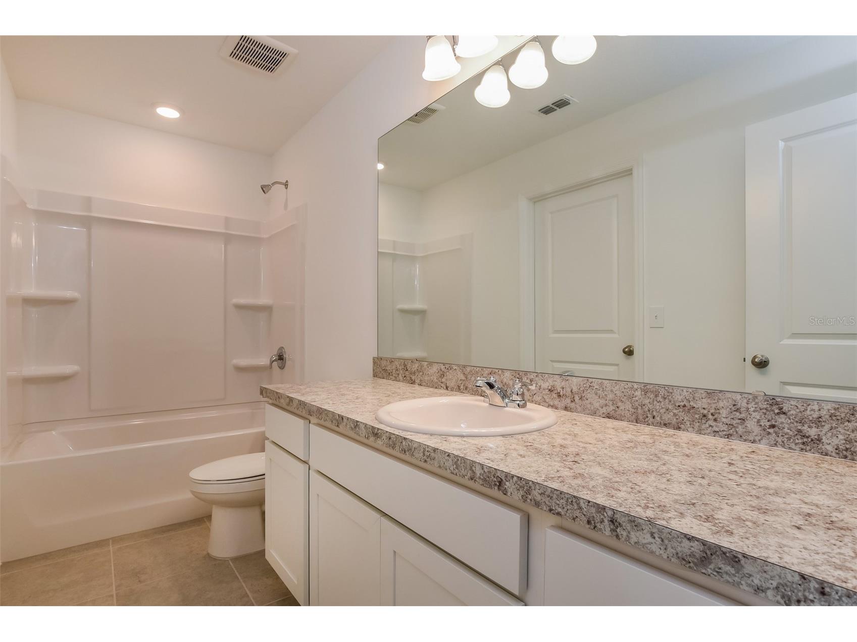 2084 Hemingway Circle Groveland FL 34736 O6395376 image2