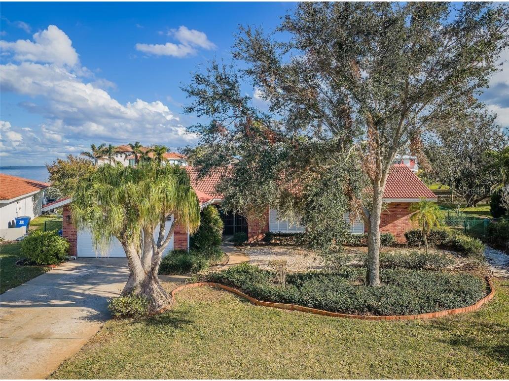 2084 Iowa Avenue NE Saint Petersburg FL 33703 - TAMPA BAY TB8331304 image1