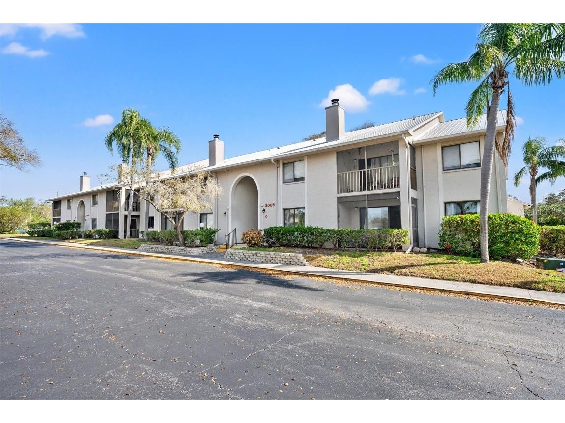 2085 Hunters Glen Drive #228 Dunedin FL 34698 TB8349332 image1