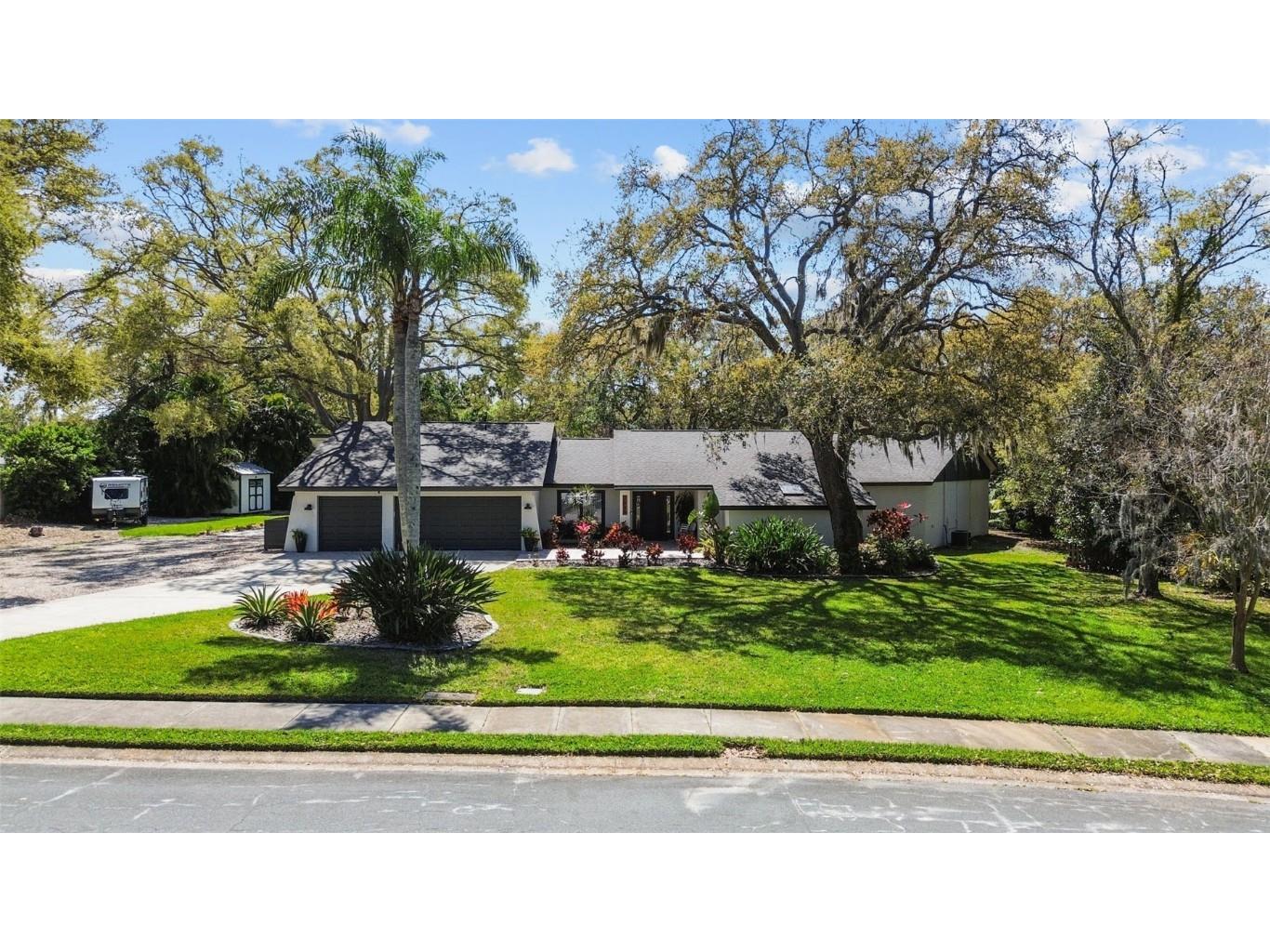 2085 Lynnwood Court Dunedin FL 34698 TB8362135 image1