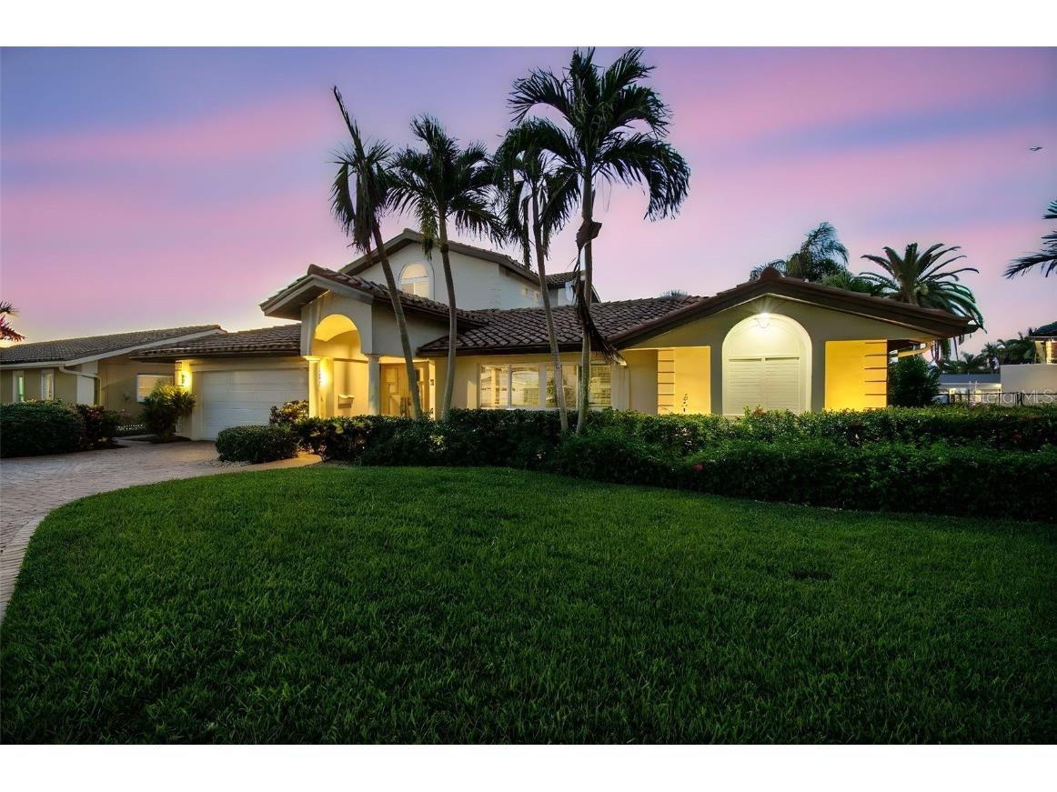 2085 Massachusetts Avenue NE Saint Petersburg FL 33703 - TAMPA BAY TB8414755 image1