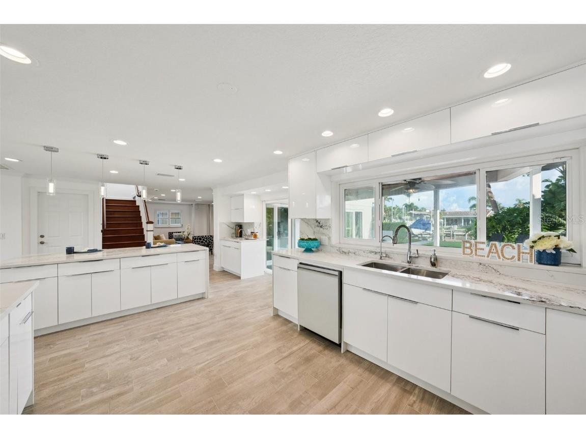 2085 Massachusetts Avenue NE Saint Petersburg FL 33703 - TAMPA BAY TB8414755 image14