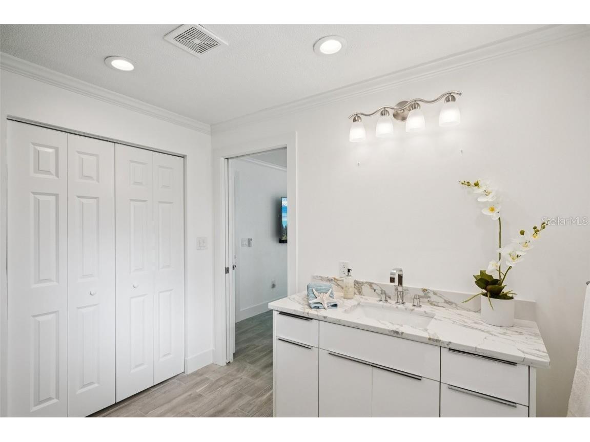 2085 Massachusetts Avenue NE Saint Petersburg FL 33703 - TAMPA BAY TB8414755 image20