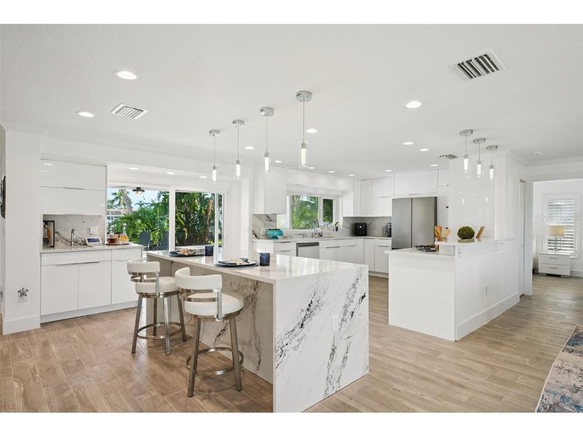 2085 Massachusetts Avenue NE Saint Petersburg FL 33703 - TAMPA BAY TB8414755 image7