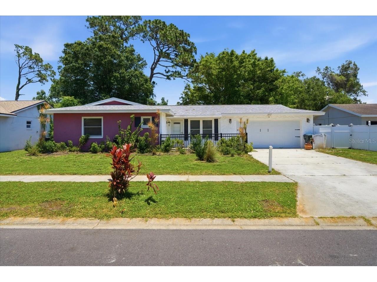 2087 59th Street N Clearwater FL 33760 TB8518386 image1