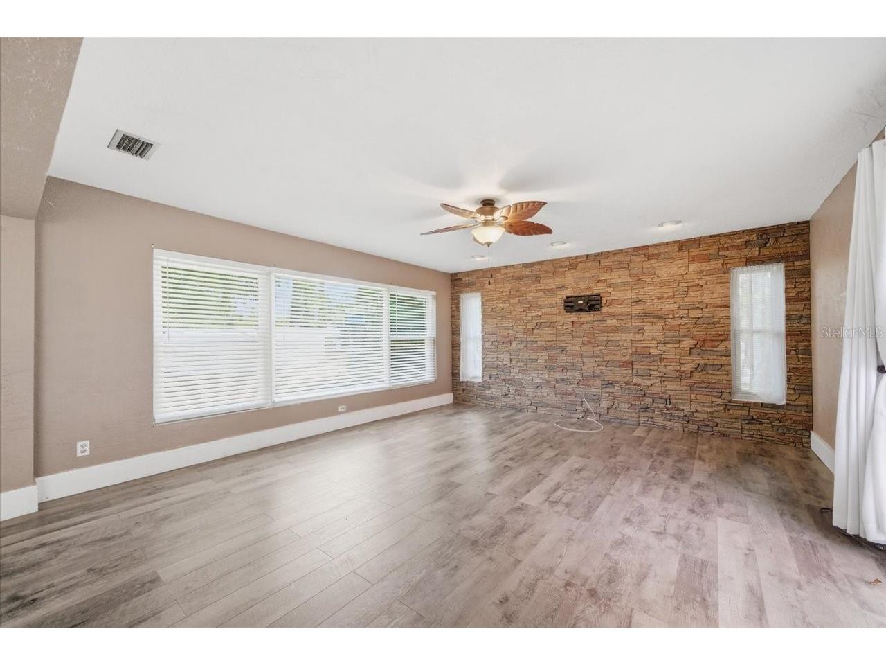 2087 59th Street N Clearwater FL 33760 TB8518386 image27