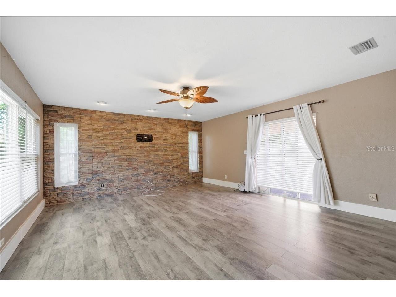 2087 59th Street N Clearwater FL 33760 TB8518386 image28