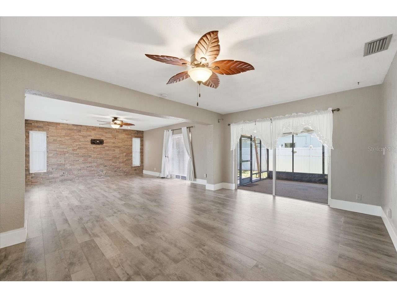 2087 59th Street N Clearwater FL 33760 TB8518386 image3