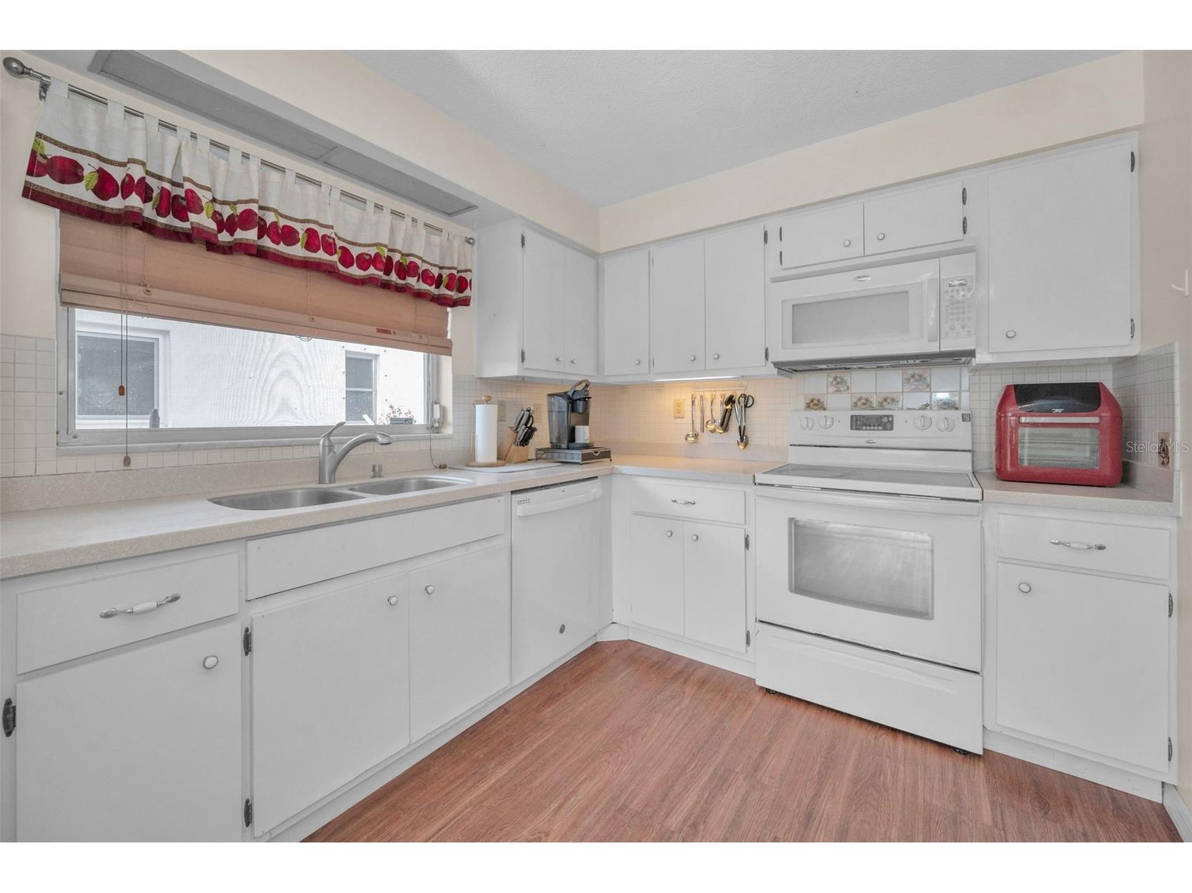 2087 Hillwood Drive Clearwater FL 33763 TB8442158 image16