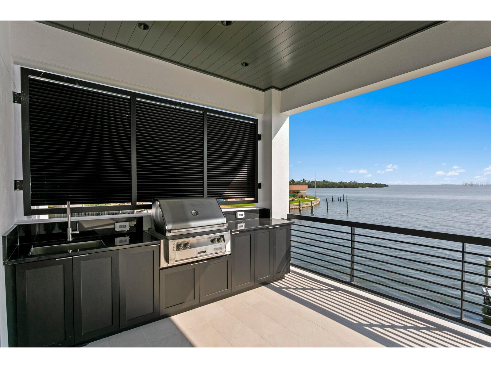 2087 Michigan Avenue NE Saint Petersburg FL 33703 - TAMPA BAY TB8386859 image16