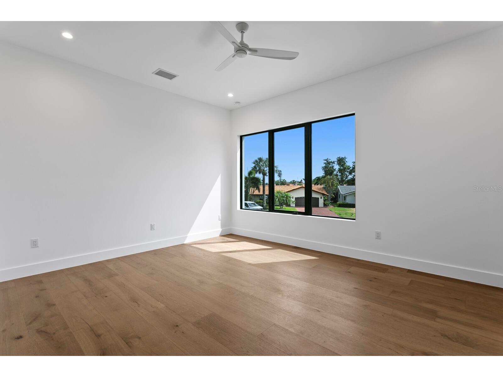 2087 Michigan Avenue NE Saint Petersburg FL 33703 - TAMPA BAY TB8386859 image20