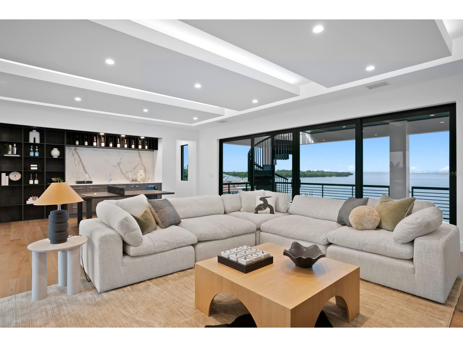 2087 Michigan Avenue NE Saint Petersburg FL 33703 - TAMPA BAY TB8386859 image27