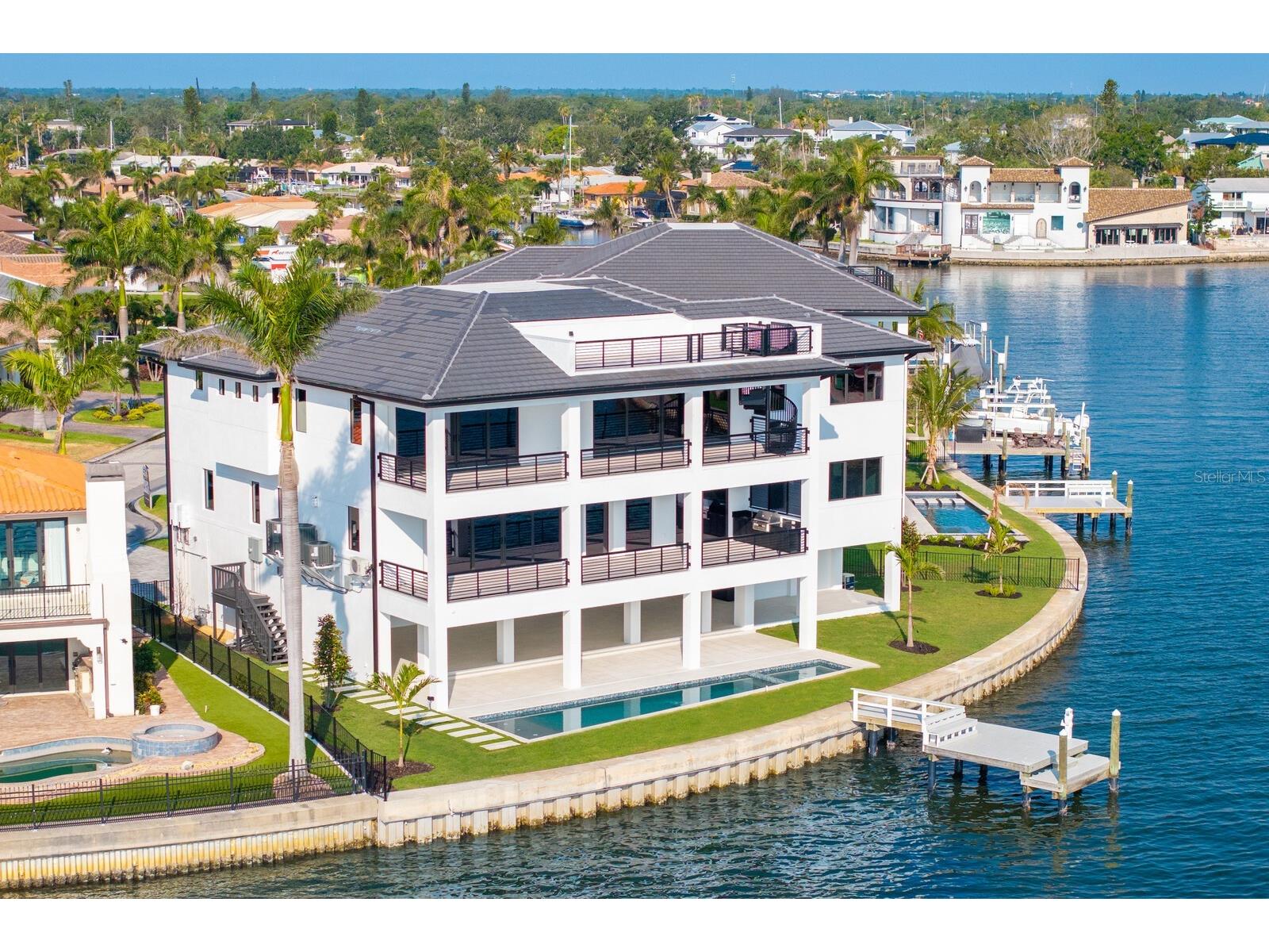 2087 Michigan Avenue NE Saint Petersburg FL 33703 - TAMPA BAY TB8386859 image3