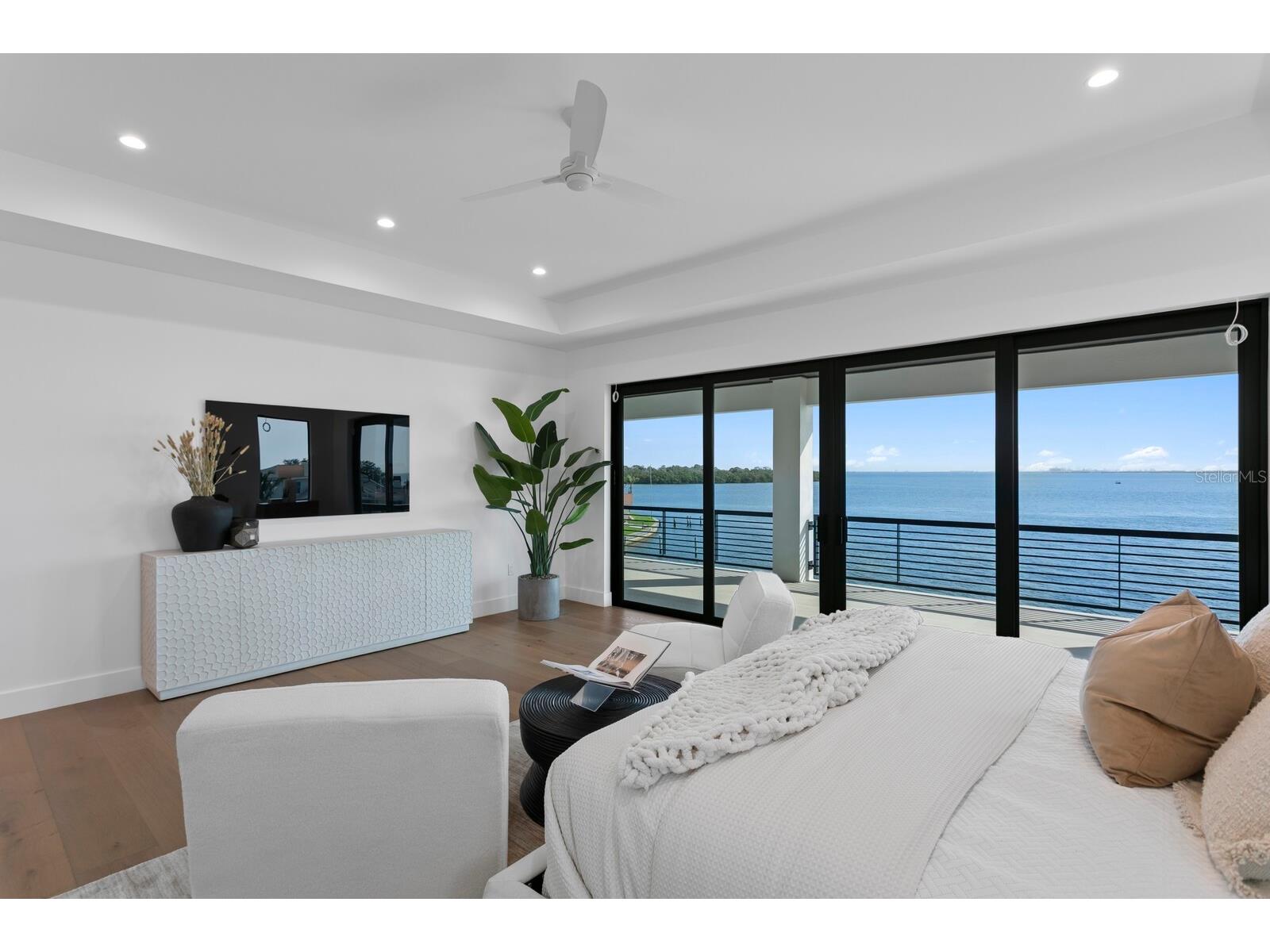 2087 Michigan Avenue NE Saint Petersburg FL 33703 - TAMPA BAY TB8386859 image32