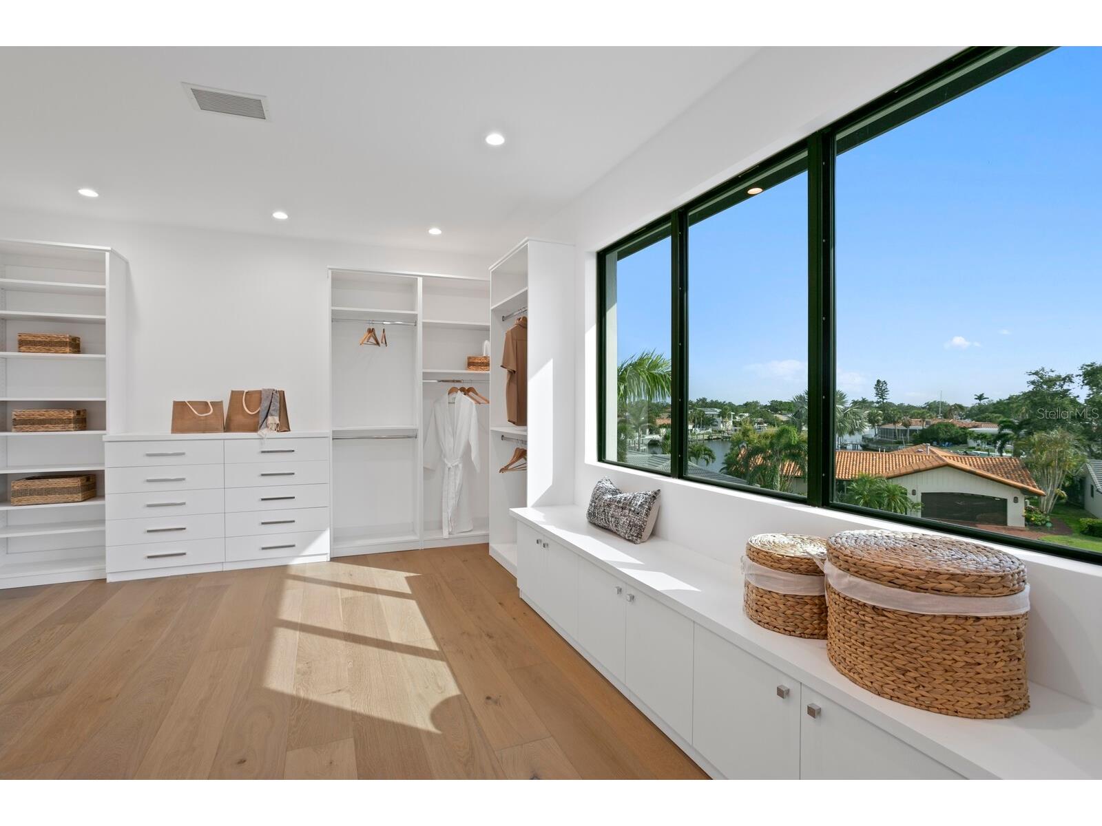 2087 Michigan Avenue NE Saint Petersburg FL 33703 - TAMPA BAY TB8386859 image34