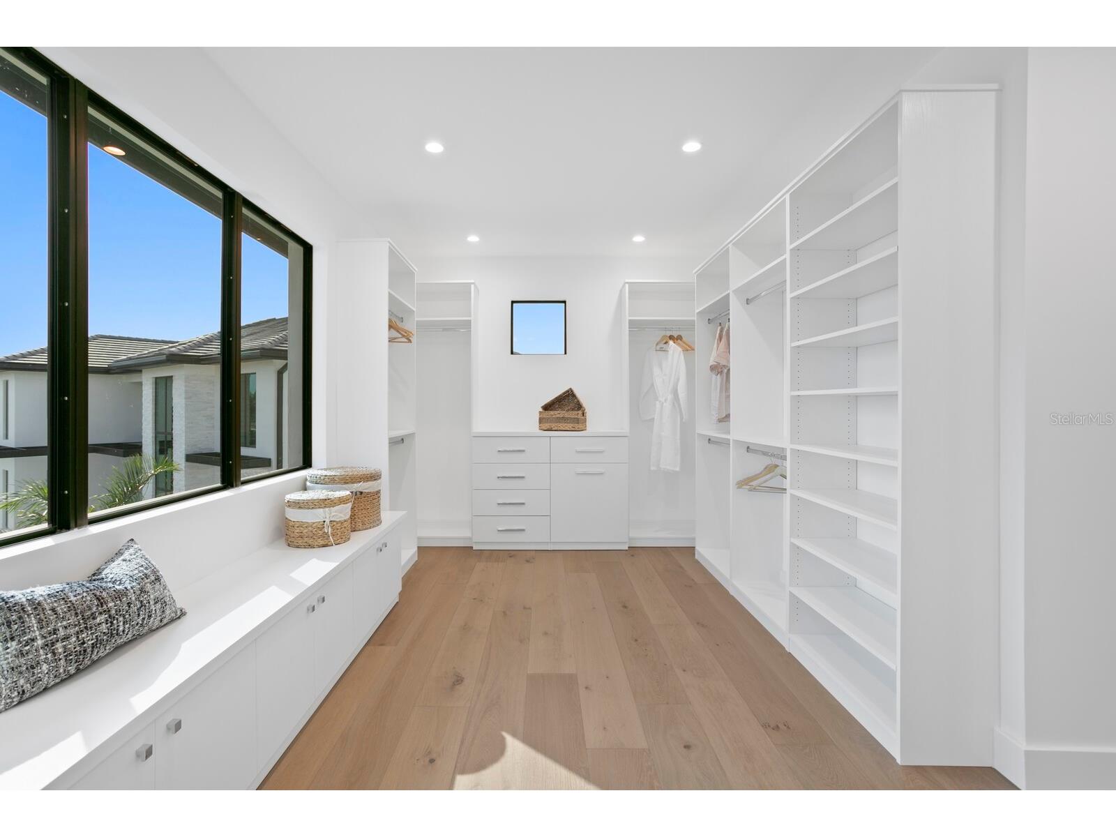 2087 Michigan Avenue NE Saint Petersburg FL 33703 - TAMPA BAY TB8386859 image39