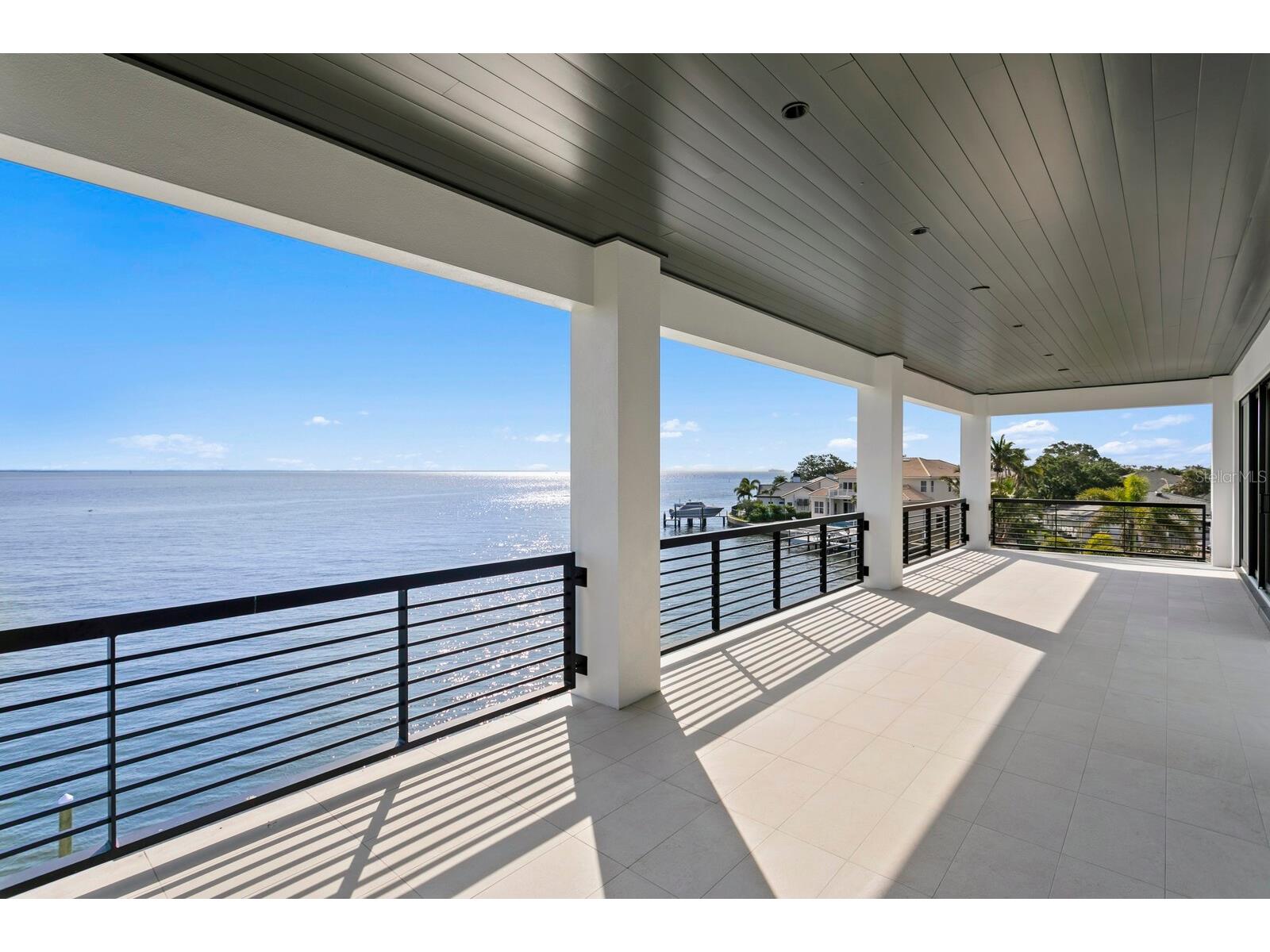 2087 Michigan Avenue NE Saint Petersburg FL 33703 - TAMPA BAY TB8386859 image41