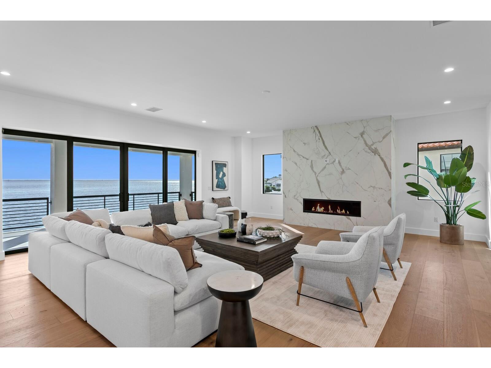 2087 Michigan Avenue NE Saint Petersburg FL 33703 - TAMPA BAY TB8386859 image5