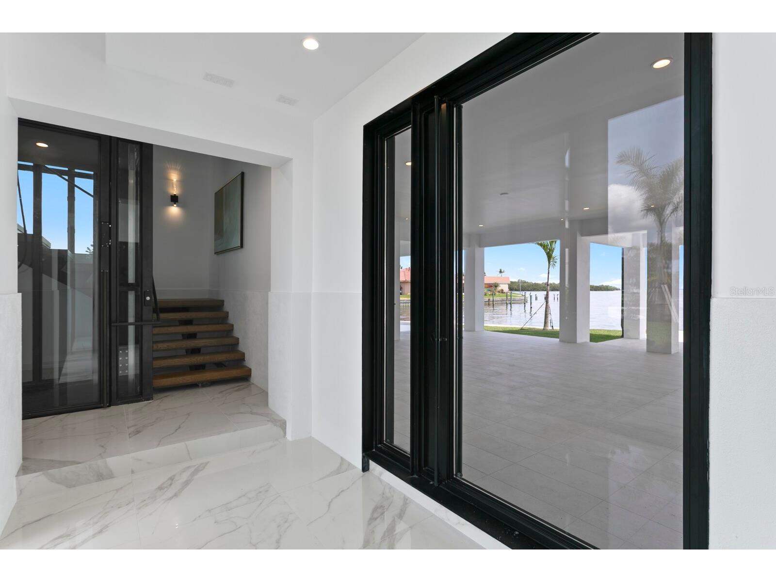 2087 Michigan Avenue NE Saint Petersburg FL 33703 - TAMPA BAY TB8386859 image51