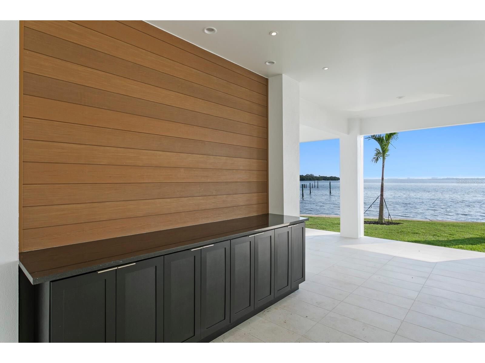 2087 Michigan Avenue NE Saint Petersburg FL 33703 - TAMPA BAY TB8386859 image53