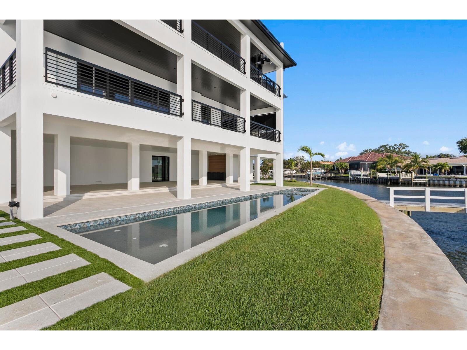 2087 Michigan Avenue NE Saint Petersburg FL 33703 - TAMPA BAY TB8386859 image54