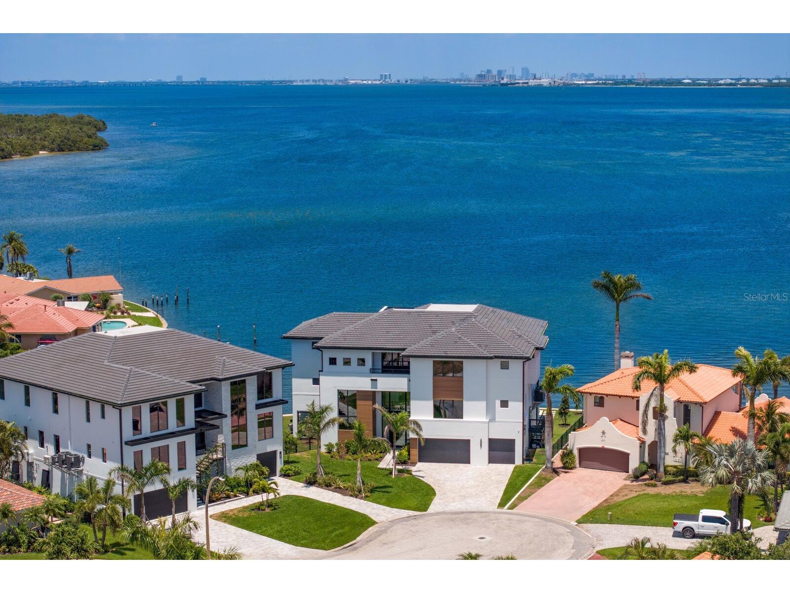 2087 Michigan Avenue NE Saint Petersburg FL 33703 - TAMPA BAY TB8386859 image57