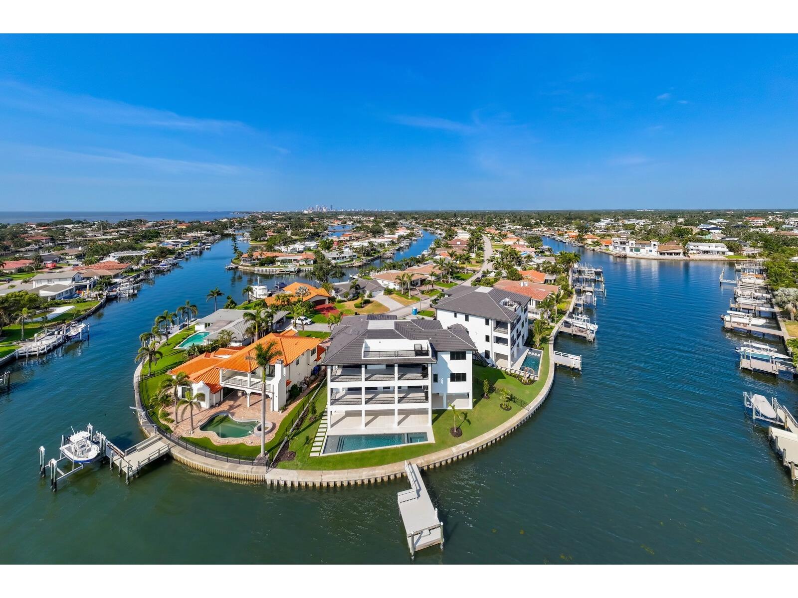 2087 Michigan Avenue NE Saint Petersburg FL 33703 - TAMPA BAY TB8386859 image58