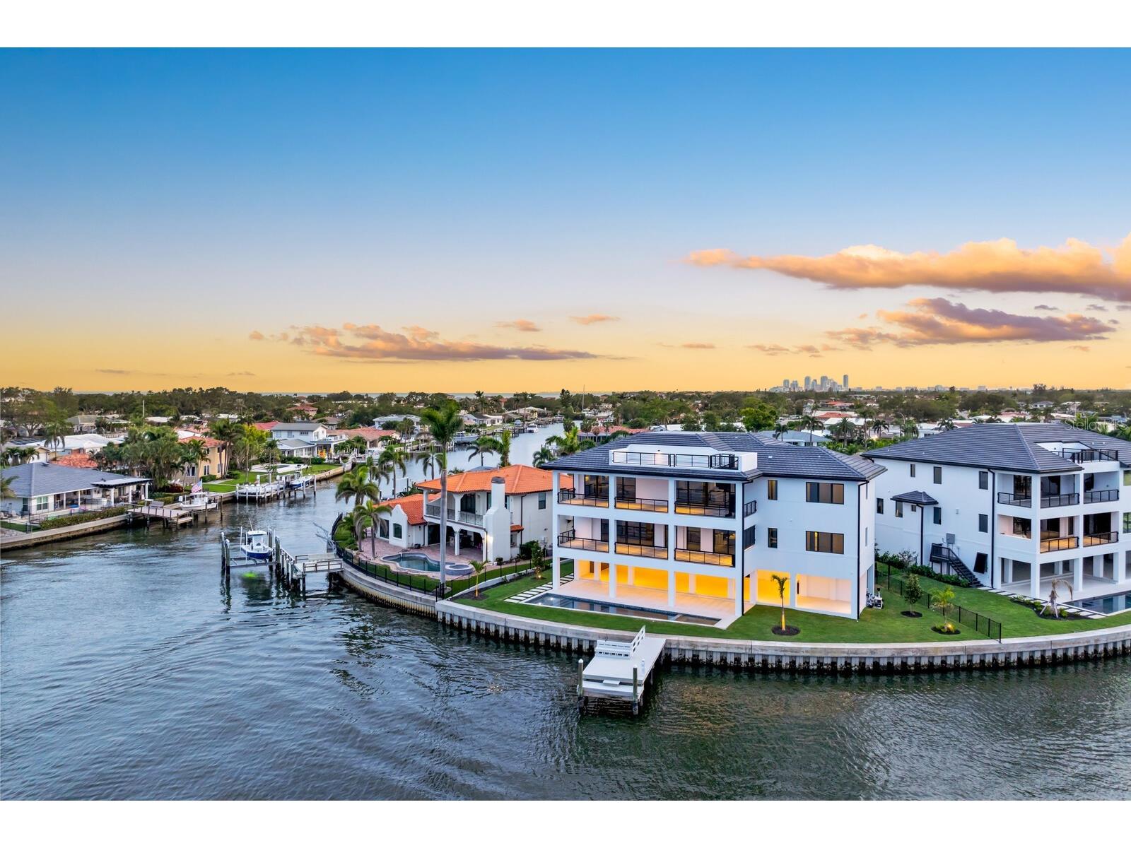 2087 Michigan Avenue NE Saint Petersburg FL 33703 - TAMPA BAY TB8386859 image59