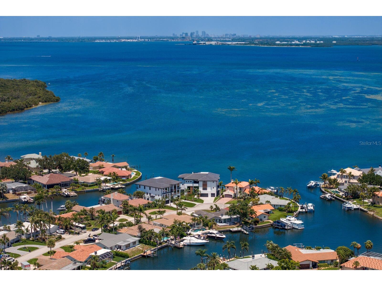 2087 Michigan Avenue NE Saint Petersburg FL 33703 - TAMPA BAY TB8386859 image60