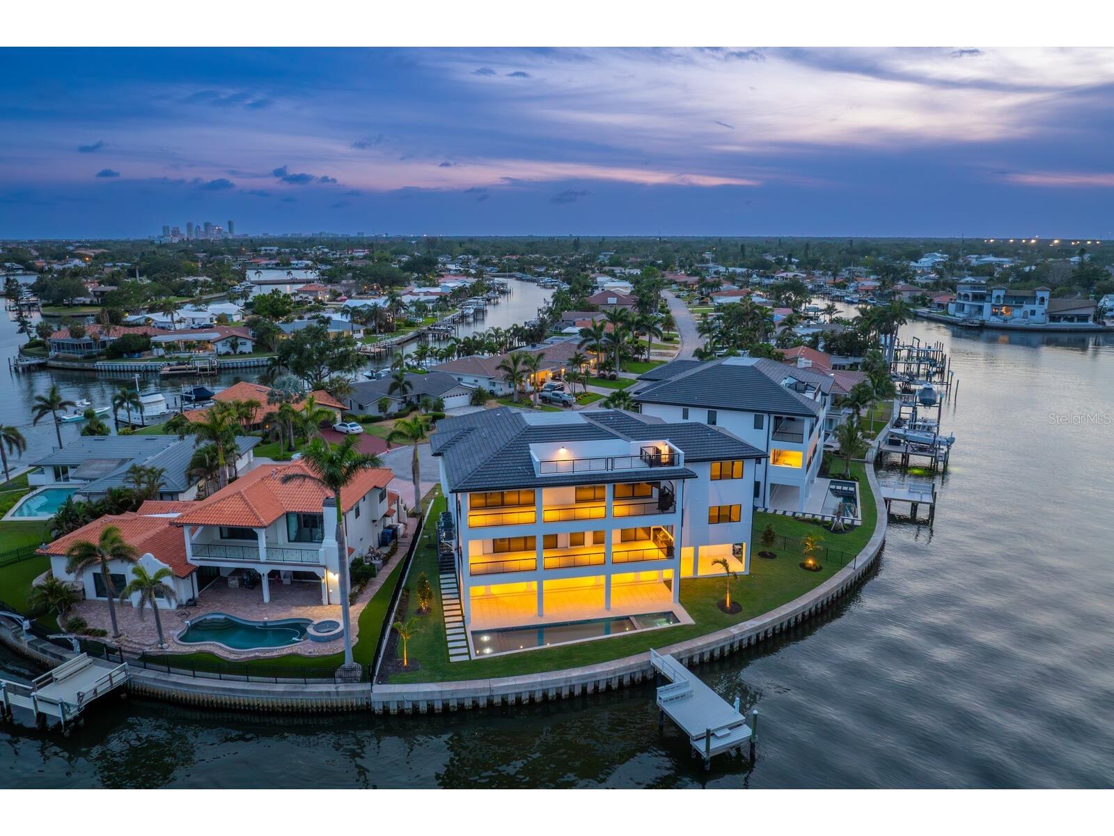 2087 Michigan Avenue NE Saint Petersburg FL 33703 - TAMPA BAY TB8386859 image61