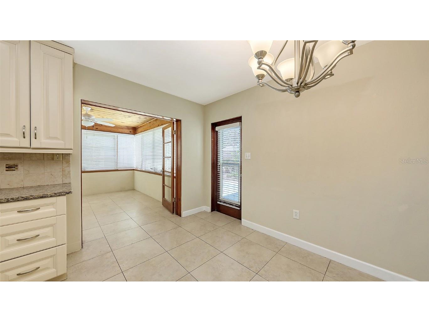 2088 Grove Street Sarasota FL 34239 A4656524 image13