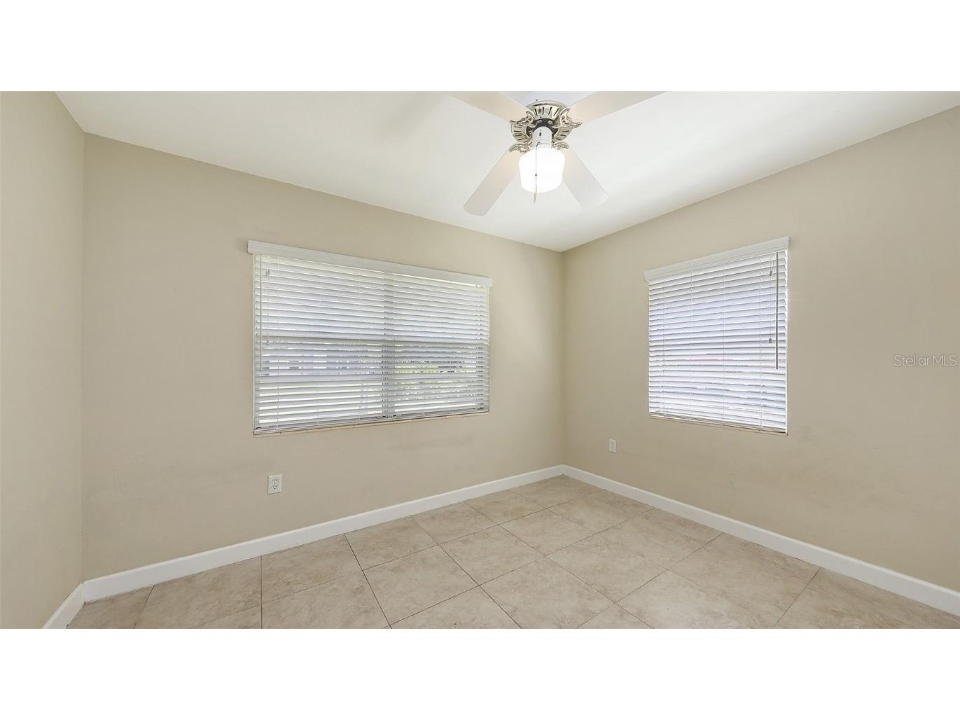 2088 Grove Street Sarasota FL 34239 A4656524 image16