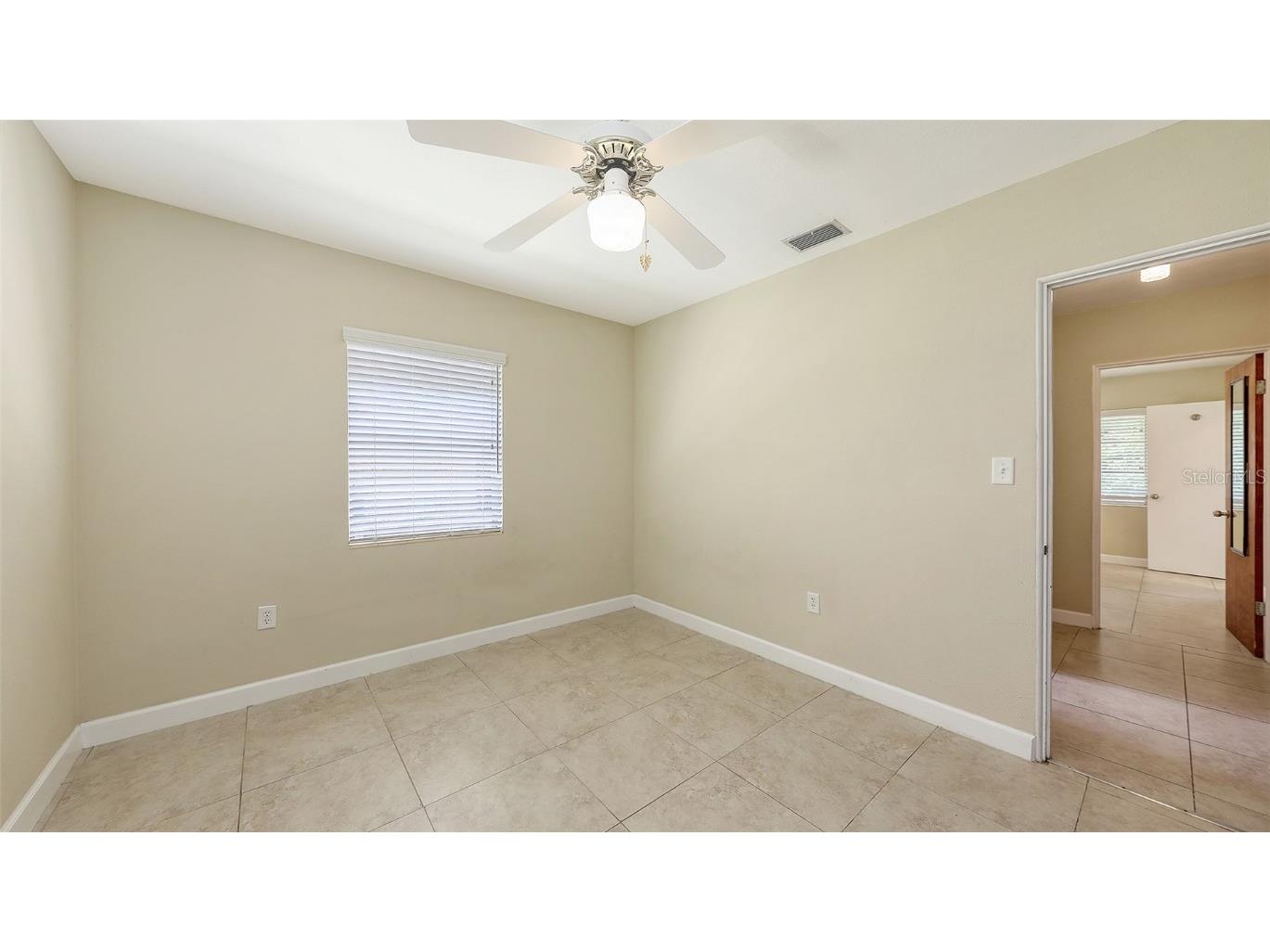 2088 Grove Street Sarasota FL 34239 A4656524 image18