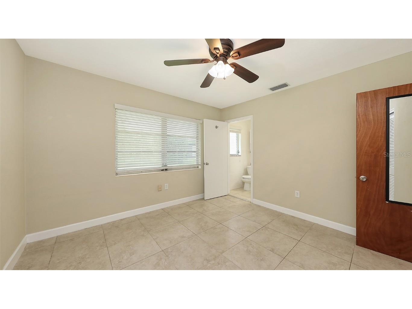 2088 Grove Street Sarasota FL 34239 A4656524 image21