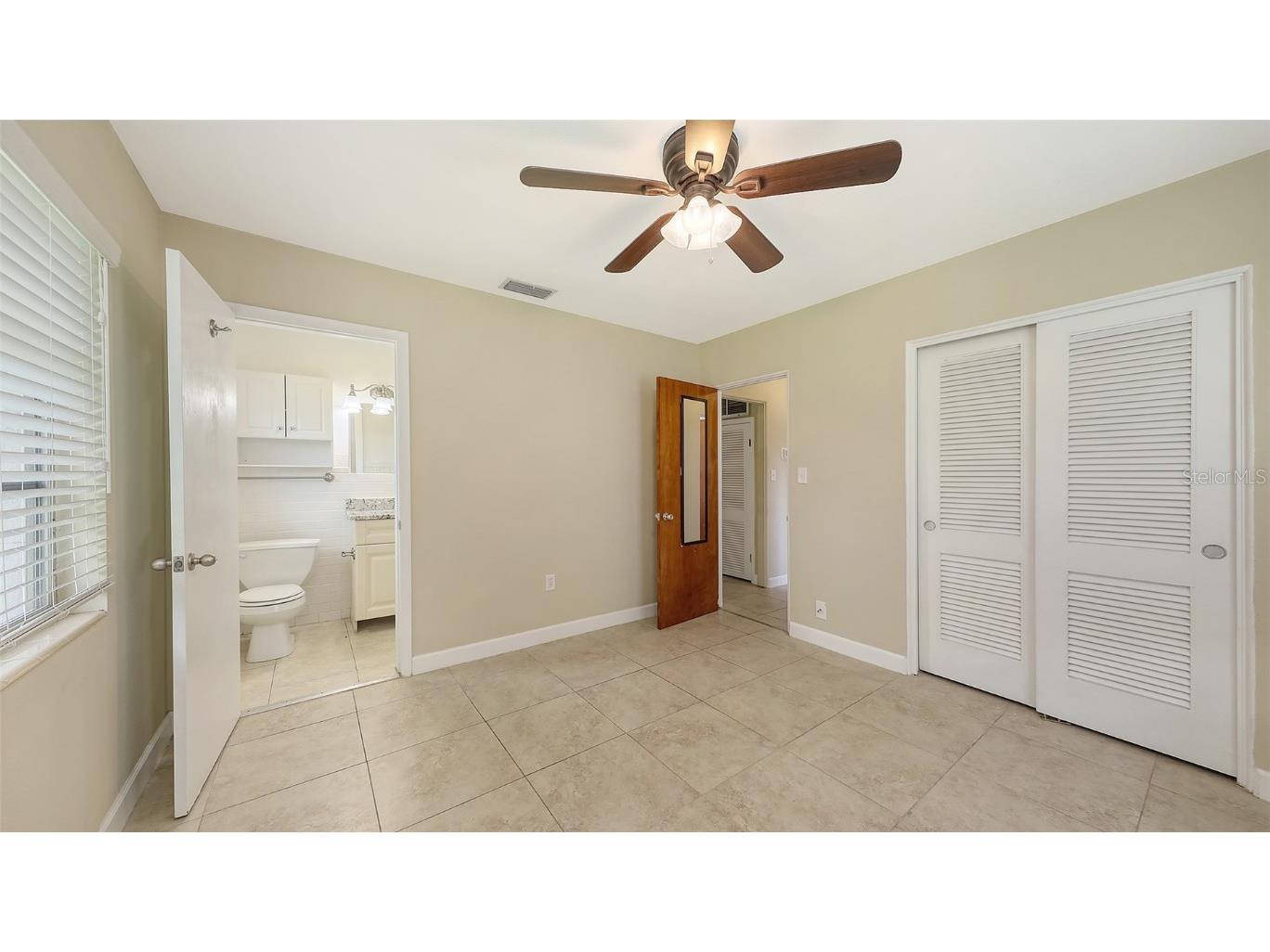 2088 Grove Street Sarasota FL 34239 A4656524 image22