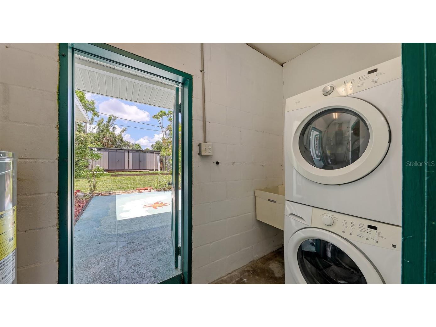 2088 Grove Street Sarasota FL 34239 A4656524 image25