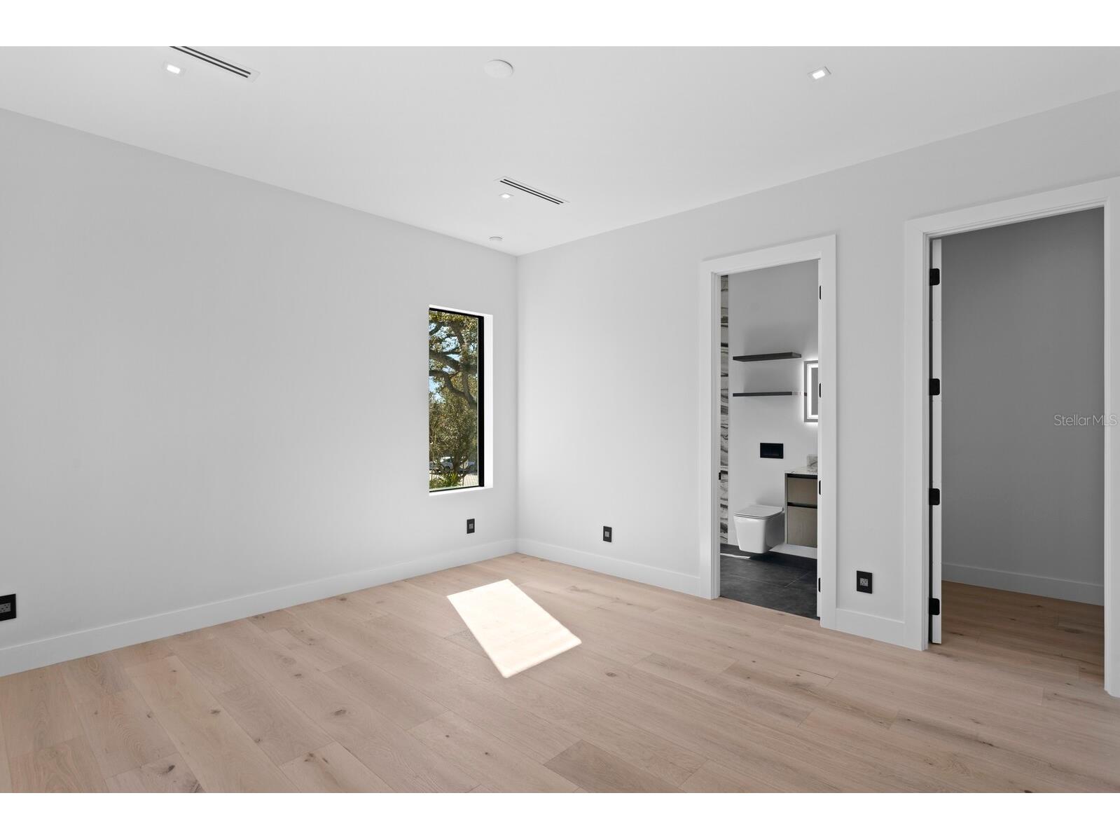 2089 Arlington Street Sarasota FL 34239 TB8471775 image43