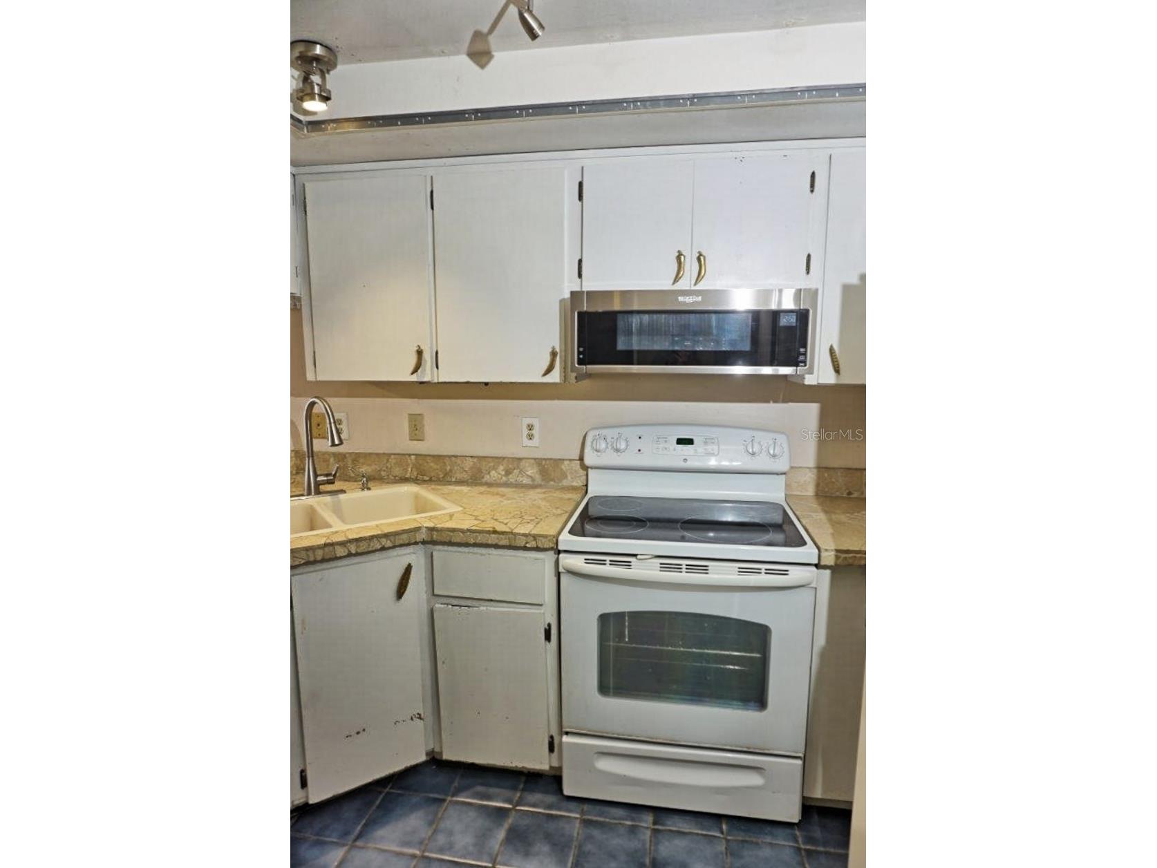 20890 Negril Court #R1 Lutz FL 33558 W7880352 image14