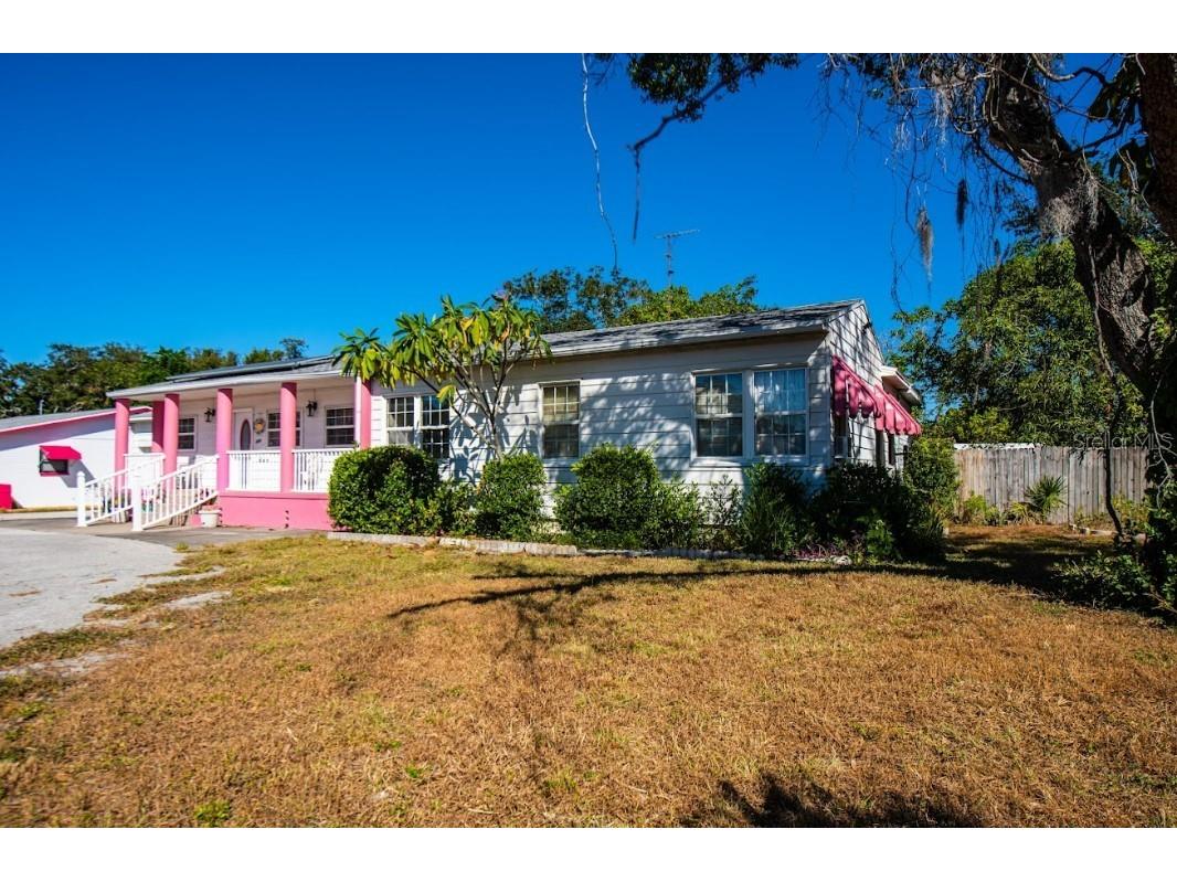 209 24th Avenue S Saint Petersburg FL 33705 S5076278 image1