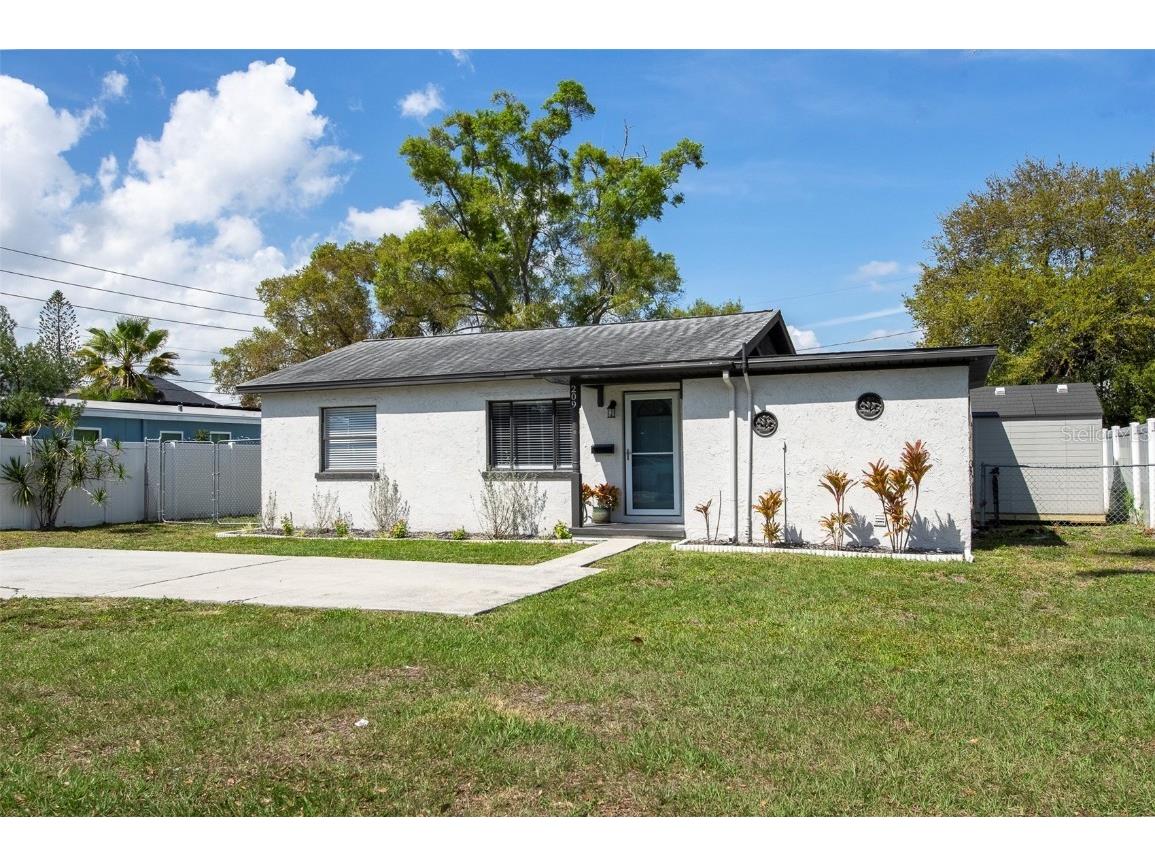 209 40th Avenue NE Saint Petersburg FL 33703 U8233275 image1