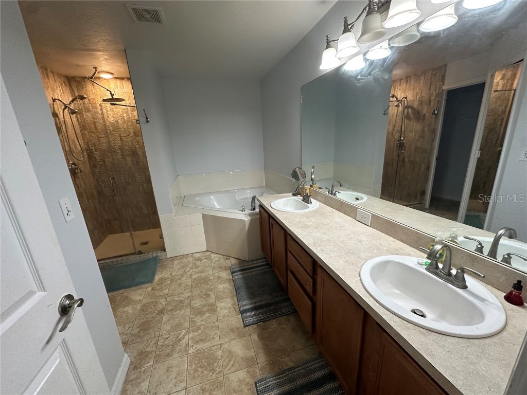 209 Aberdeen Davenport FL 33837 P4937182 image5