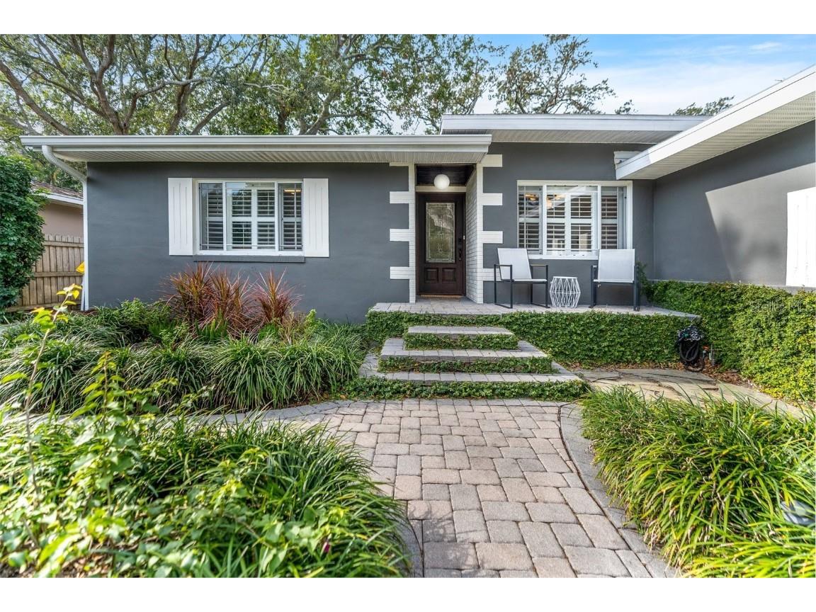 209 Bandera Way NE Saint Petersburg FL 33704 U8186020 image1