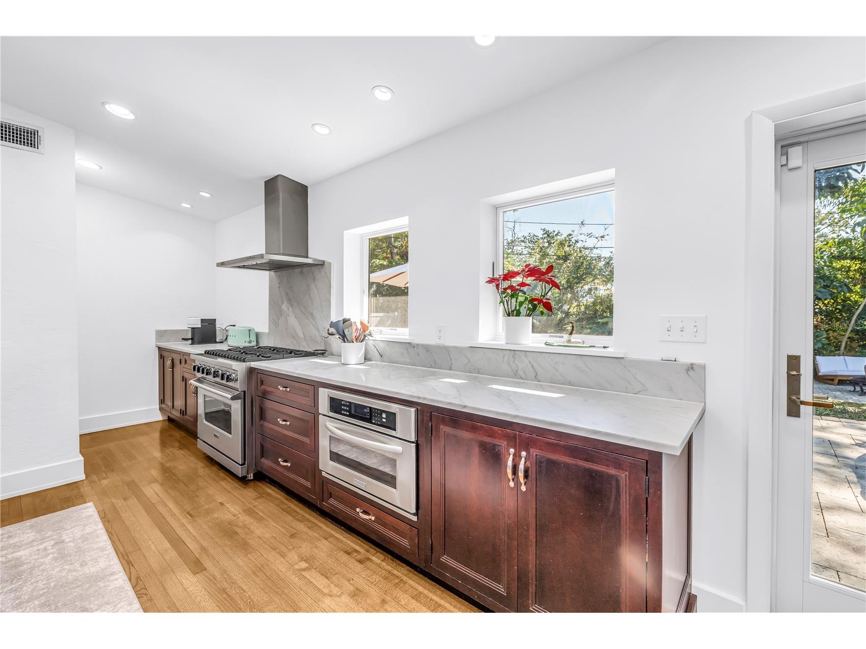 209 Bandera Way NE Saint Petersburg FL 33704 TB8492037 image21