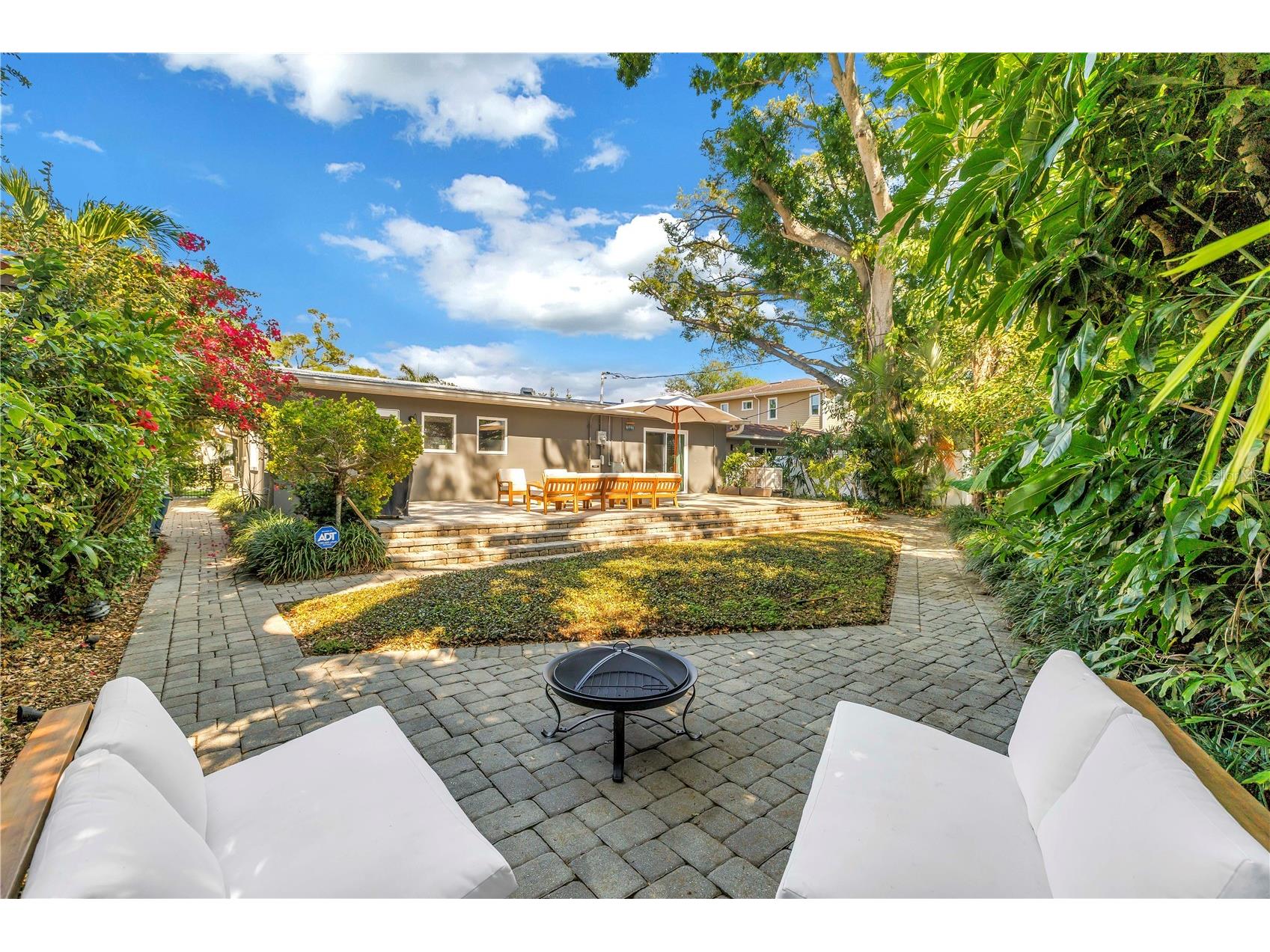 209 Bandera Way NE Saint Petersburg FL 33704 TB8492037 image43