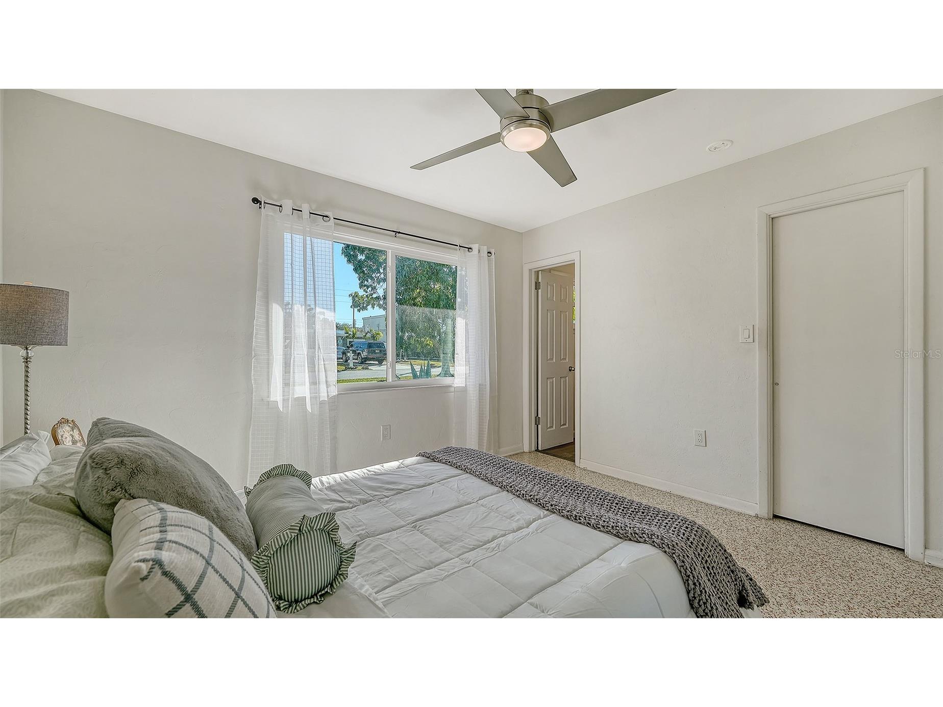 209 Briggs Court Sarasota FL 34237 A4676792 image18