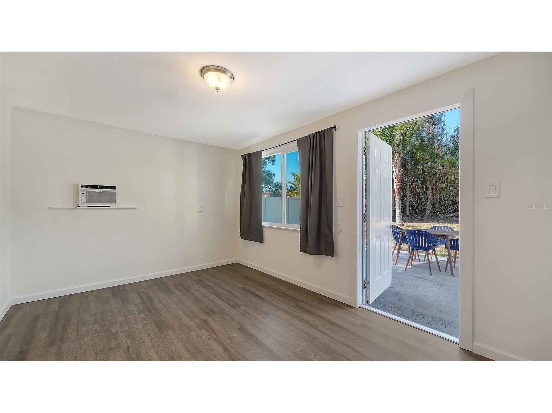 209 Briggs Court Sarasota FL 34237 A4676792 image28