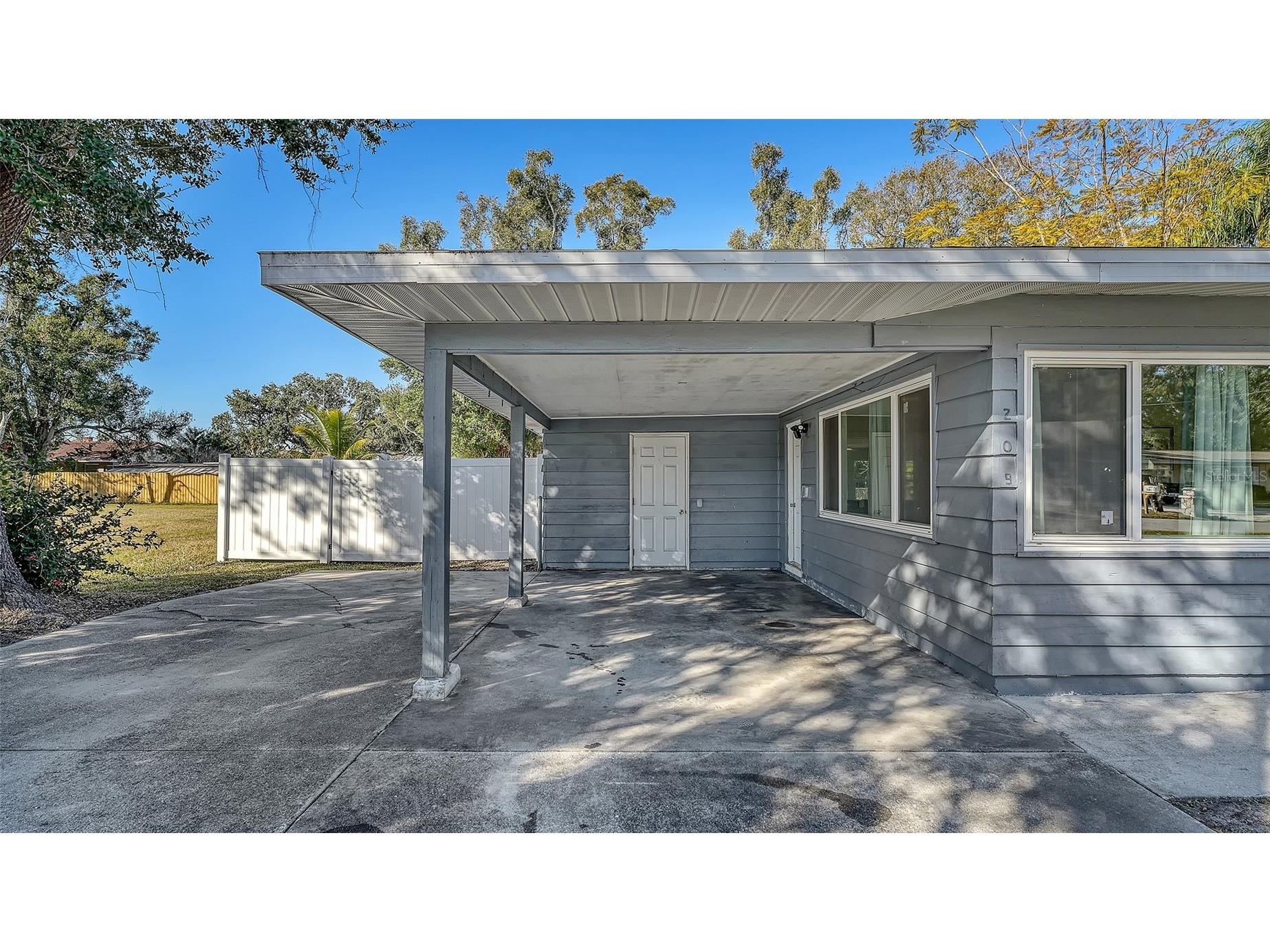 209 Briggs Court Sarasota FL 34237 A4676792 image3