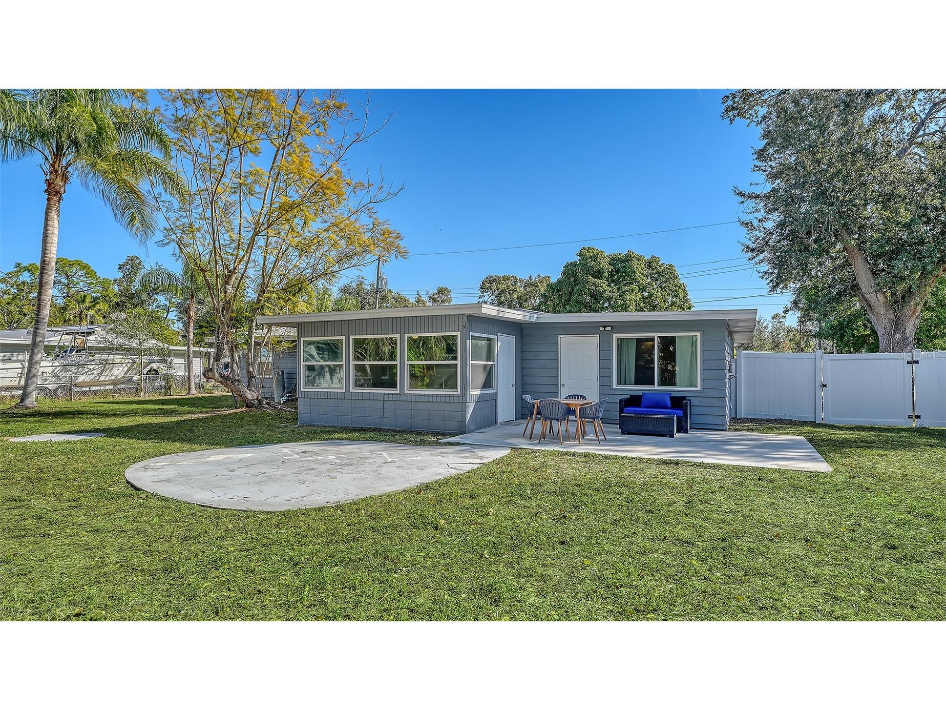 209 Briggs Court Sarasota FL 34237 A4676792 image36